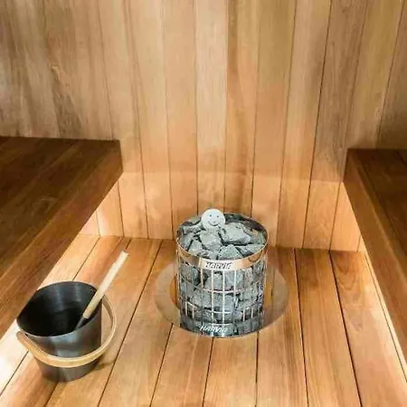 Platinum Hippu, Premium In The Center Of * Levi