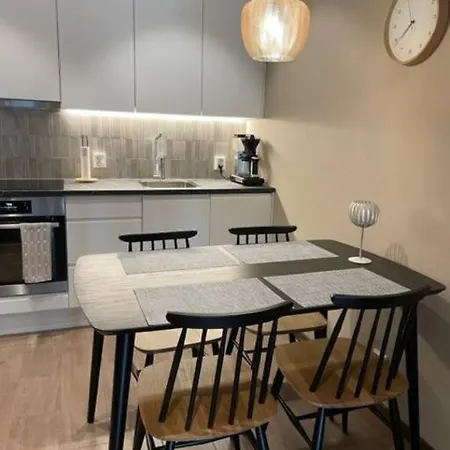 Platinum Hippu, Premium In The Center Of * Levi