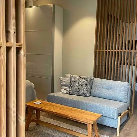 Platinum Hippu, Premium In The Center Of * Levi