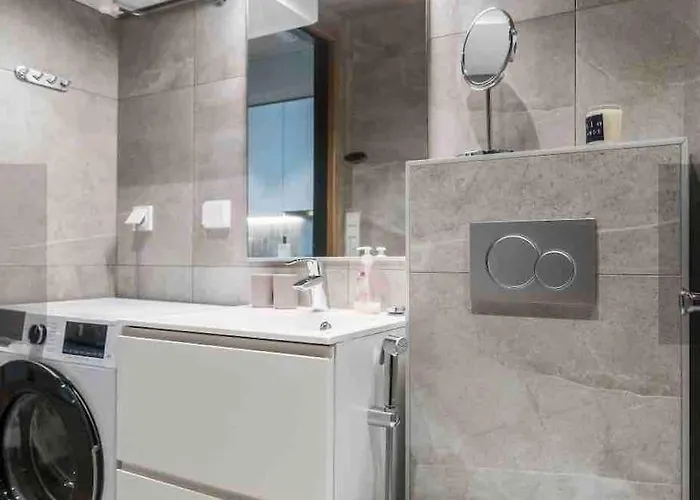 Platinum Hippu, Premium In The Center Of